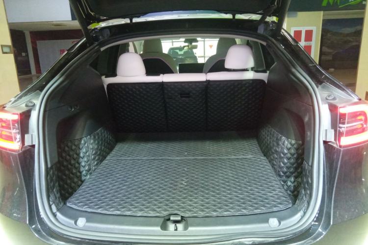 Used Tesla Model Y 2023 High-Performance All-Wheel-Drive Version Trunk