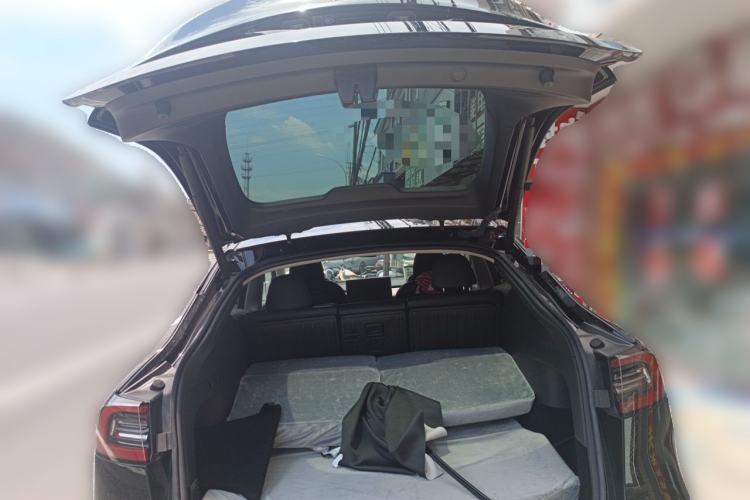 Used Tesla Model Y 2023 Rear-Wheel-Drive Version Trunk