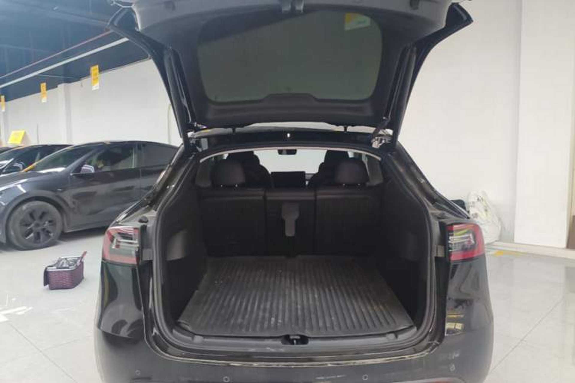 Used Tesla Model Y 2023 Rear-Wheel-Drive Version Trunk