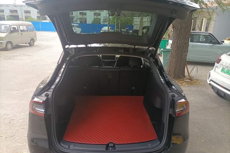 Used Tesla Model Y 2023 Rear-Wheel-Drive Version Trunk