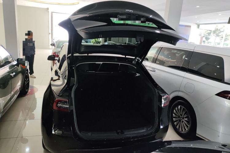 Used Tesla Model Y 2023 Rear-Wheel-Drive Version Trunk