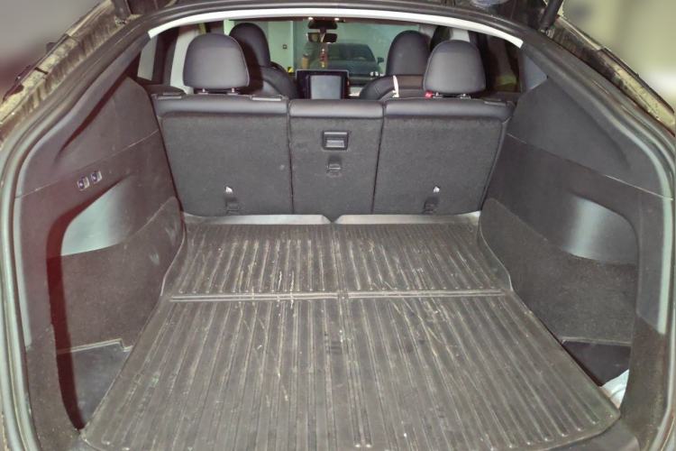 Used Tesla Model Y 2023 Rear-Wheel-Drive Version Trunk
