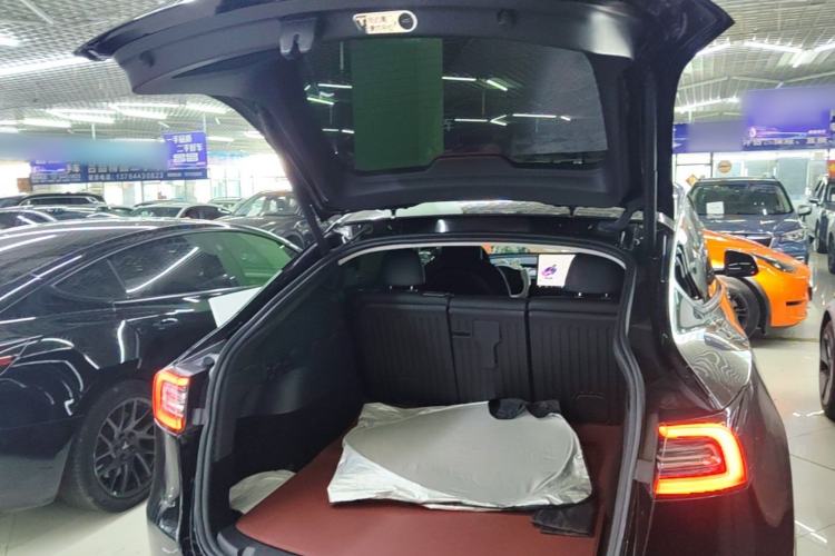 Used Tesla Model Y 2023 Rear-Wheel-Drive Version Trunk