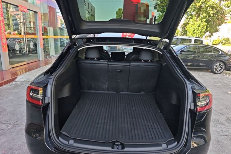Used Tesla Model Y 2023 Rear-Wheel-Drive Version Trunk