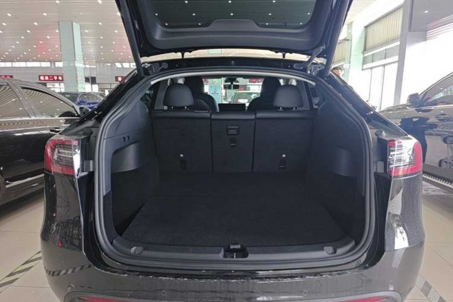 Used Tesla Model Y 2023 Rear-Wheel-Drive Version Trunk