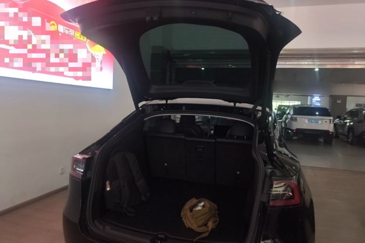 Used Tesla Model Y 2023 Rear-Wheel-Drive Version Trunk