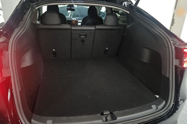 Used Tesla Model Y 2023 Rear-Wheel-Drive Version Trunk