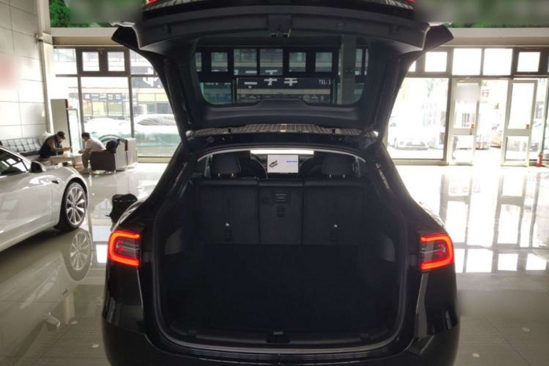 Used Tesla Model Y 2023 Long-Range All-Wheel-Drive Version Trunk