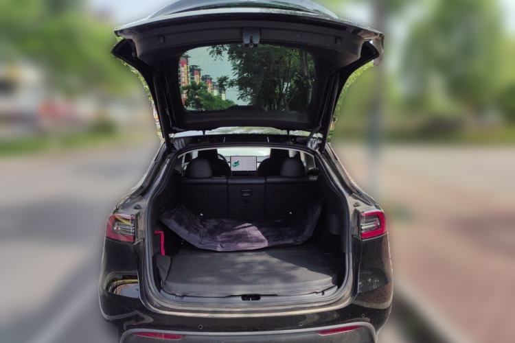 Used Tesla Model Y 2023 Rear-Wheel-Drive Version Trunk