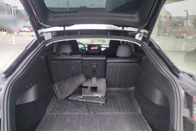 Used Tesla Model Y 2023 Long-Range All-Wheel-Drive Version Trunk