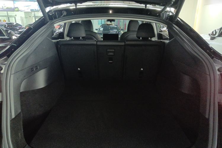Used Tesla Model Y 2023 Long-Range All-Wheel-Drive Version Trunk