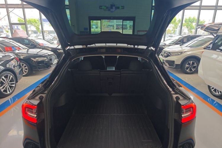 Used Tesla Model Y 2023 Long-Range All-Wheel-Drive Version Trunk