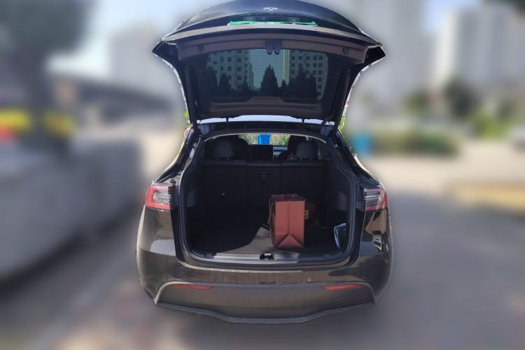 Used Tesla Model Y 2023 Rear-Wheel-Drive Version Trunk