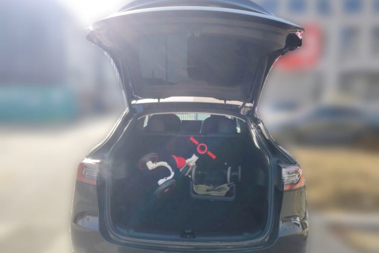 Used Tesla Model Y 2023 Rear-Wheel-Drive Version Trunk