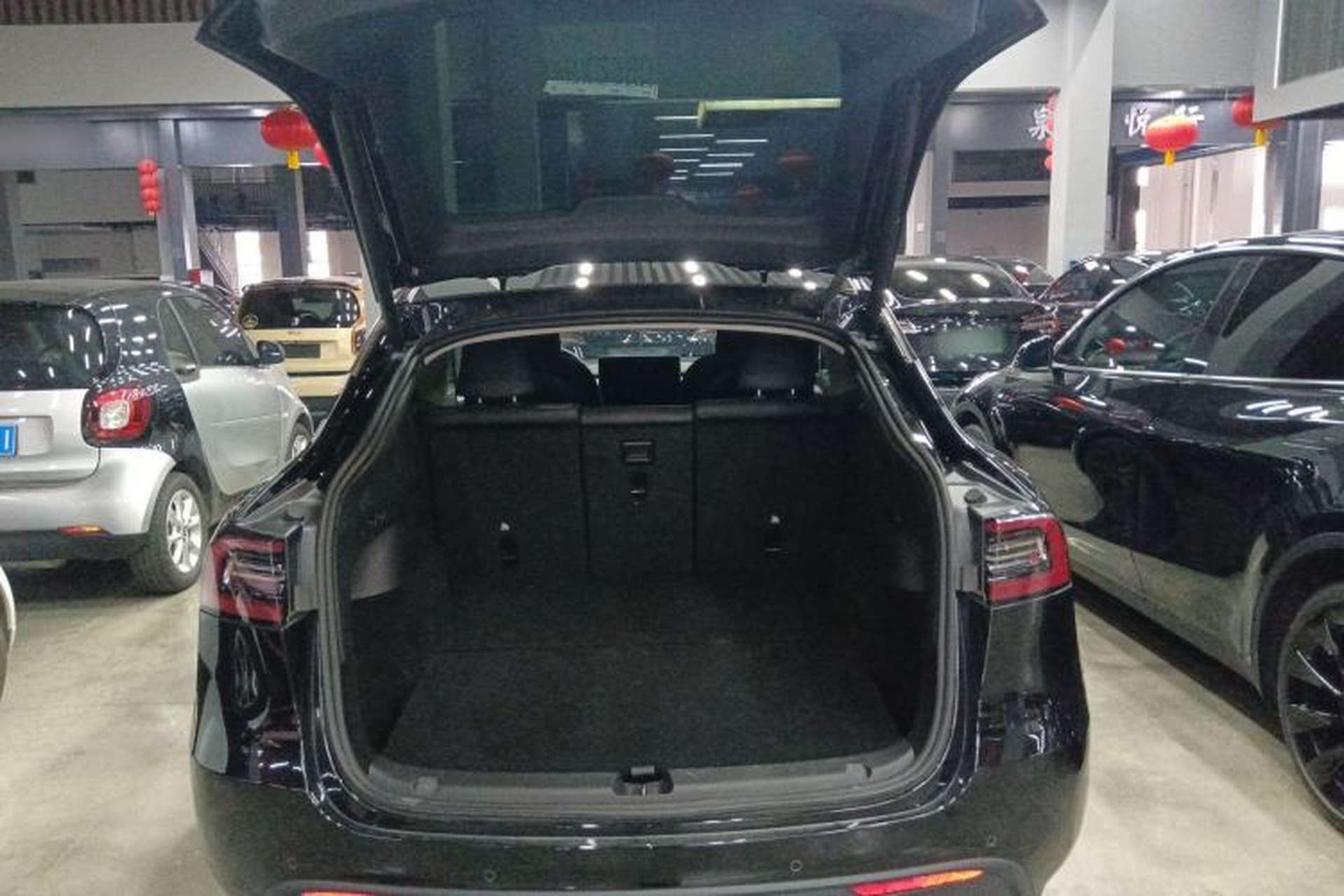Used Tesla Model Y 2023 Rear-Wheel-Drive Version Trunk