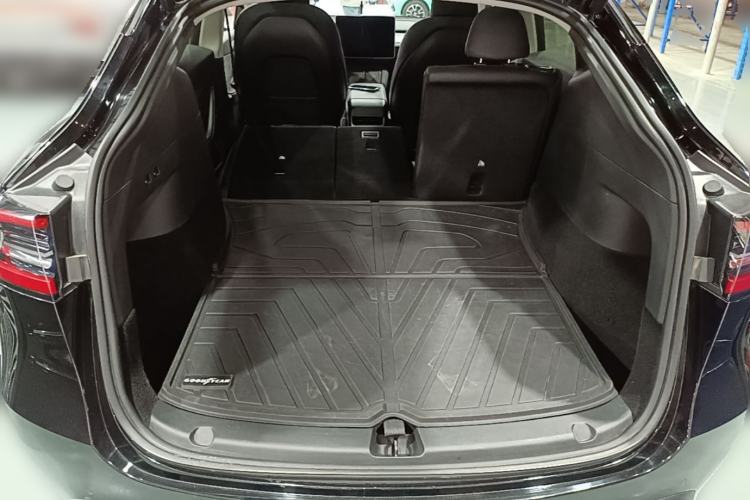 Used Tesla Model Y 2023 Rear-Wheel-Drive Version Trunk