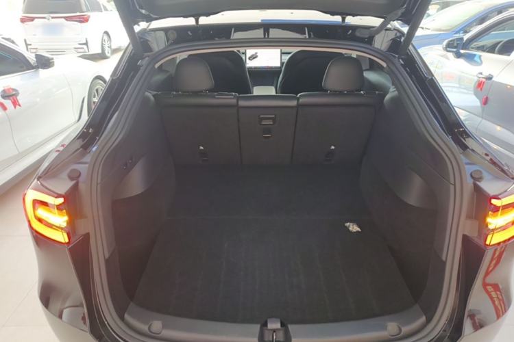 Used Tesla Model Y 2023 Rear-Wheel-Drive Version Trunk