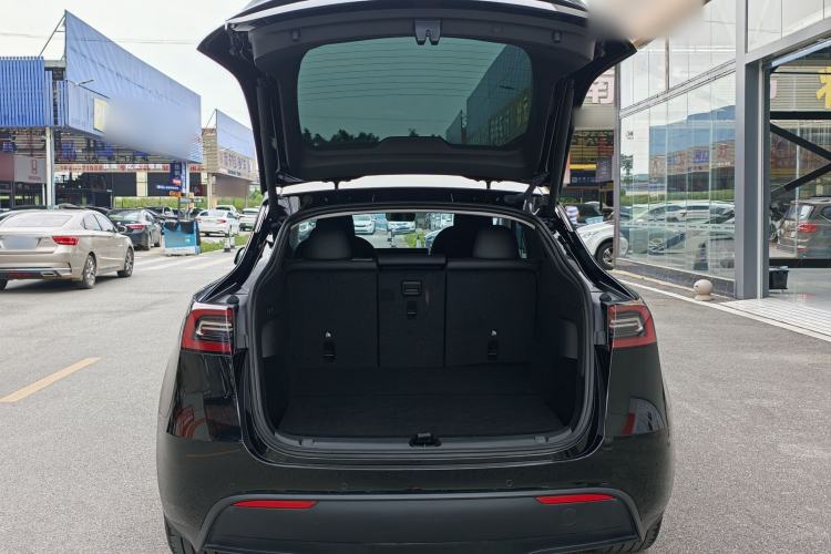 Used Tesla Model Y 2023 Rear-Wheel-Drive Version Trunk