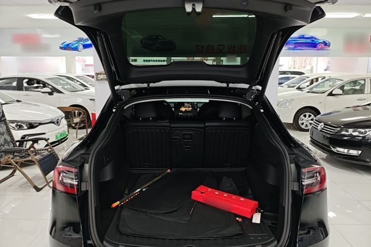 Used Tesla Model Y 2023 Rear-Wheel-Drive Version Trunk