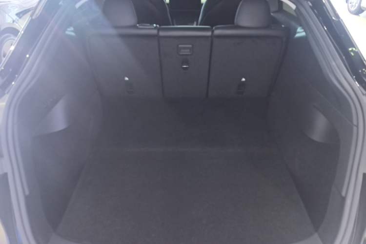 Used Tesla Model Y 2023 Long-Range All-Wheel-Drive Version Trunk