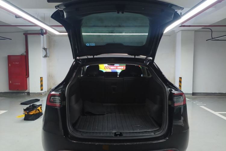 Used Tesla Model Y 2023 Rear-Wheel-Drive Version Trunk