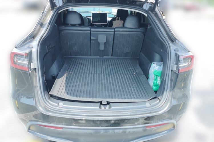 Used Tesla Model Y 2023 Long-Range All-Wheel-Drive Version Trunk