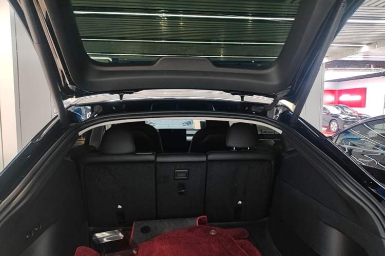 Used Tesla Model Y 2023 Long-Range All-Wheel-Drive Version Trunk