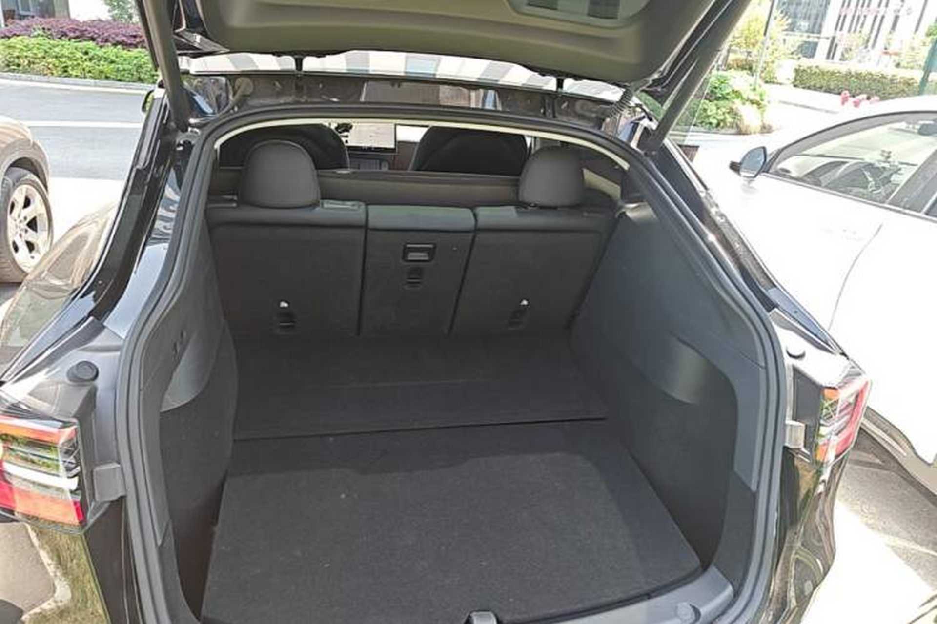 Used Tesla Model Y 2023 Rear-Wheel-Drive Version Trunk