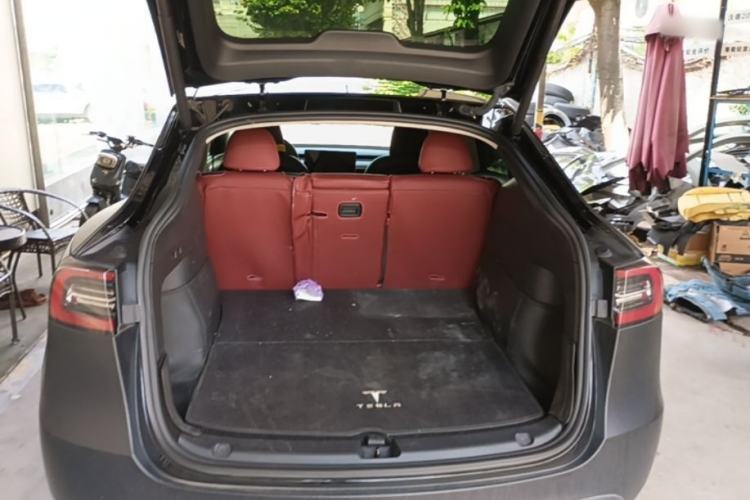Used Tesla Model Y 2023 Long-Range All-Wheel-Drive Version Trunk