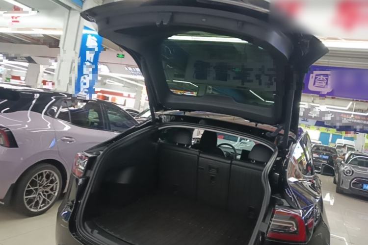 Used Tesla Model Y 2023 Rear-Wheel-Drive Version Trunk