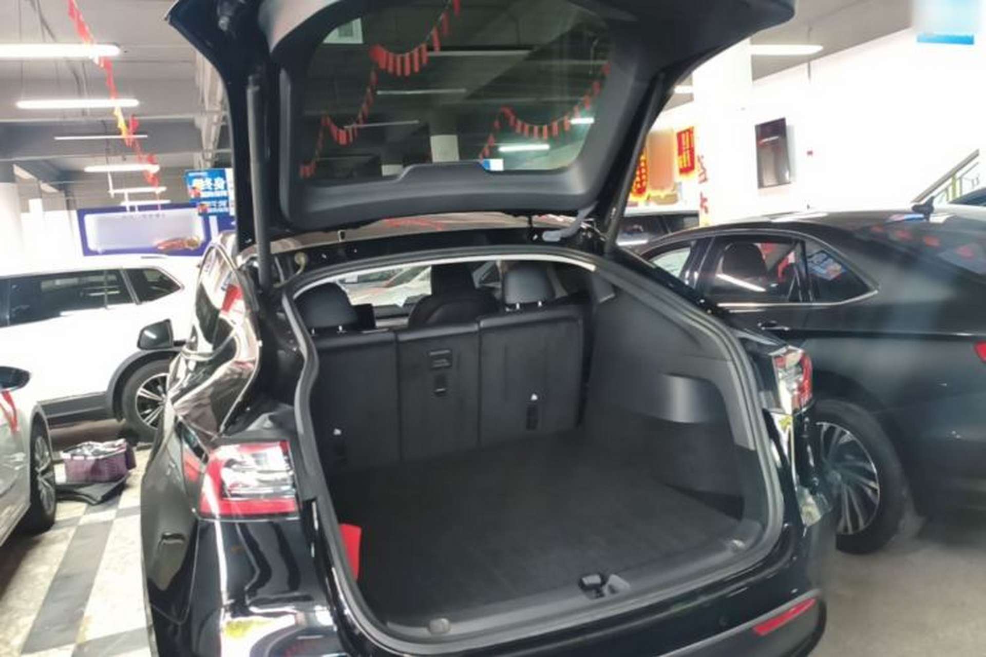 Used Tesla Model Y 2023 Rear-Wheel-Drive Version Trunk