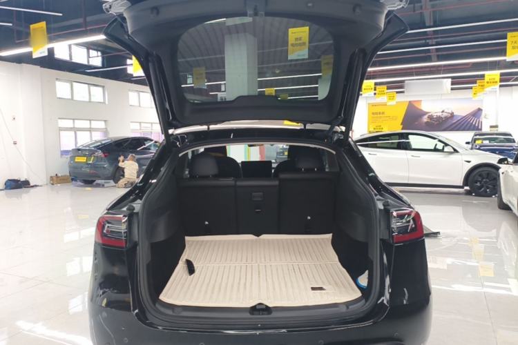 Used Tesla Model Y 2023 Rear-Wheel-Drive Version Trunk