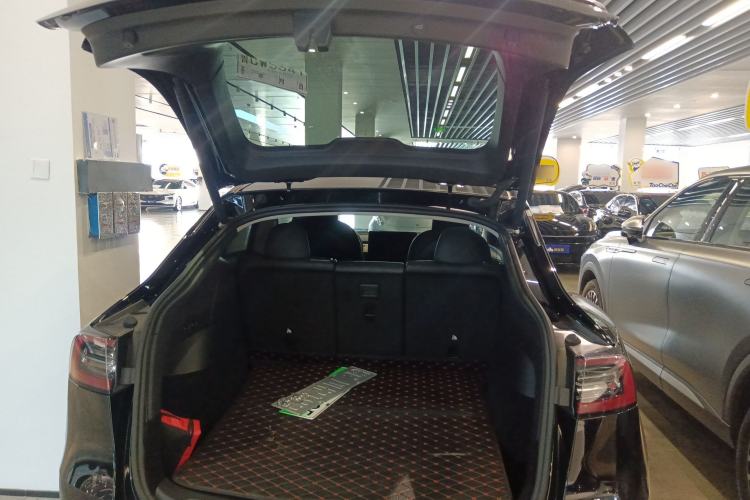 Used Tesla Model Y 2023 Rear-Wheel-Drive Version Trunk