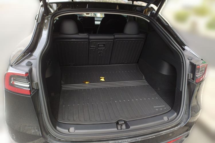 Used Tesla Model Y 2023 Rear-Wheel-Drive Version Trunk