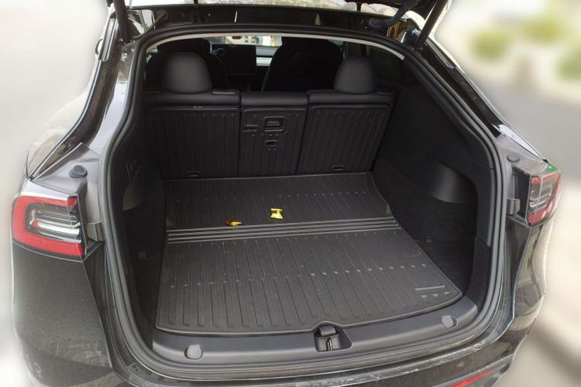 Used Tesla Model Y 2023 Rear-Wheel-Drive Version Trunk