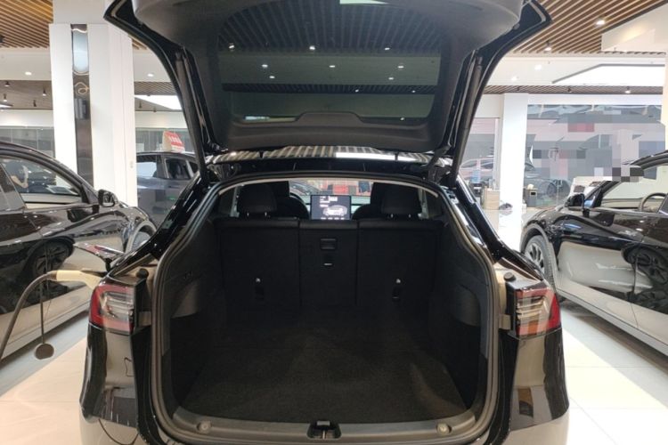 Used Tesla Model Y 2023 Rear-Wheel-Drive Version Trunk