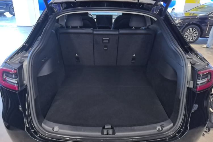 Used Tesla Model Y 2023 Rear-Wheel-Drive Version Trunk