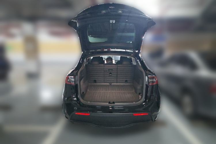 Used Tesla Model Y 2023 Rear-Wheel-Drive Version Trunk