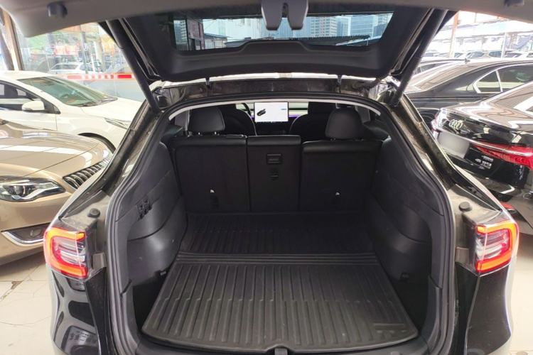 Used Tesla Model Y 2023 Long-Range All-Wheel-Drive Version Trunk
