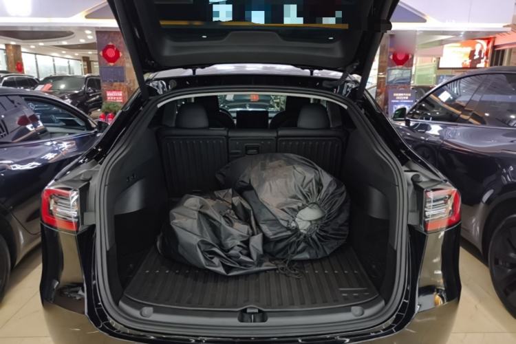 Used Tesla Model Y 2023 Rear-Wheel-Drive Version Trunk