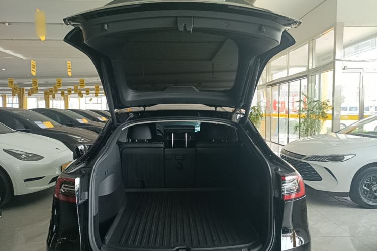 Used Tesla Model Y 2023 Rear-Wheel-Drive Version Trunk