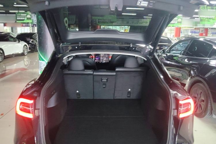 Used Tesla Model Y 2023 Rear-Wheel-Drive Version Trunk