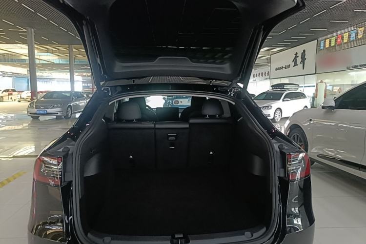 Used Tesla Model Y 2023 Rear-Wheel-Drive Version Trunk