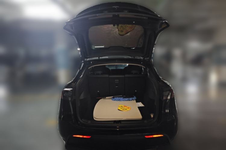 Used Tesla Model Y 2023 Rear-Wheel-Drive Version Trunk