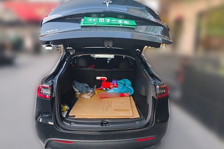 Used Tesla Model Y 2023 Long-Range All-Wheel-Drive Version Trunk