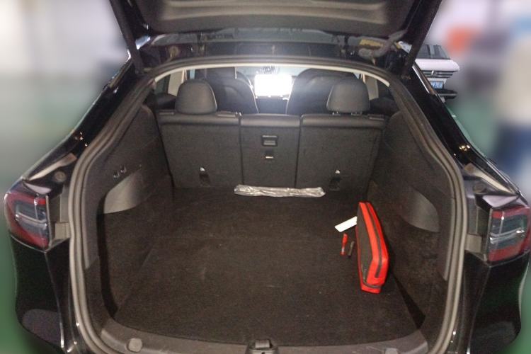 Used Tesla Model Y 2023 Rear-Wheel-Drive Version Trunk
