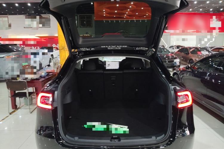 Used Tesla Model Y 2023 Rear-Wheel-Drive Version Trunk