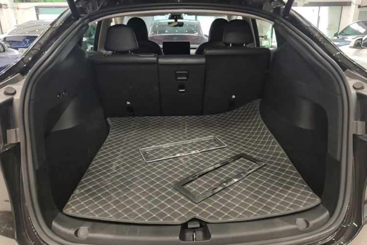 Used Tesla Model Y 2023 Rear-Wheel-Drive Version Trunk