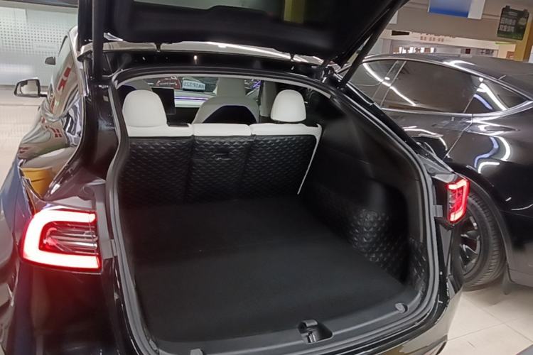 Used Tesla Model Y 2023 High-Performance All-Wheel-Drive Version Trunk