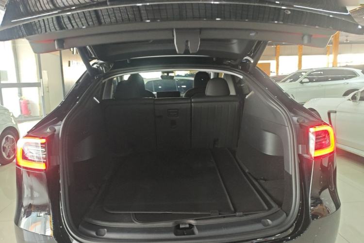 Used Tesla Model Y 2023 Rear-Wheel-Drive Version Trunk
